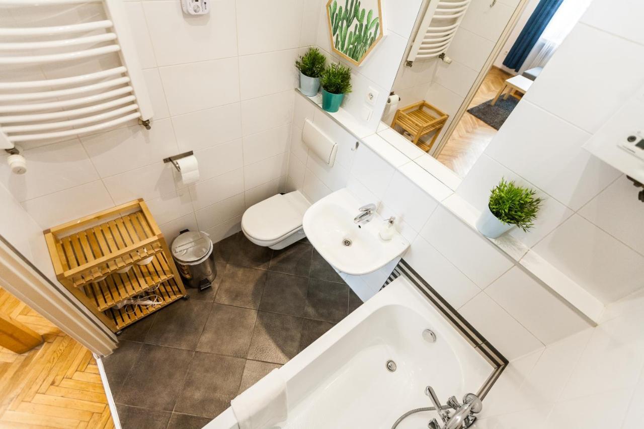 Vintage Szpitalna Apartment Krakow Ngoại thất bức ảnh